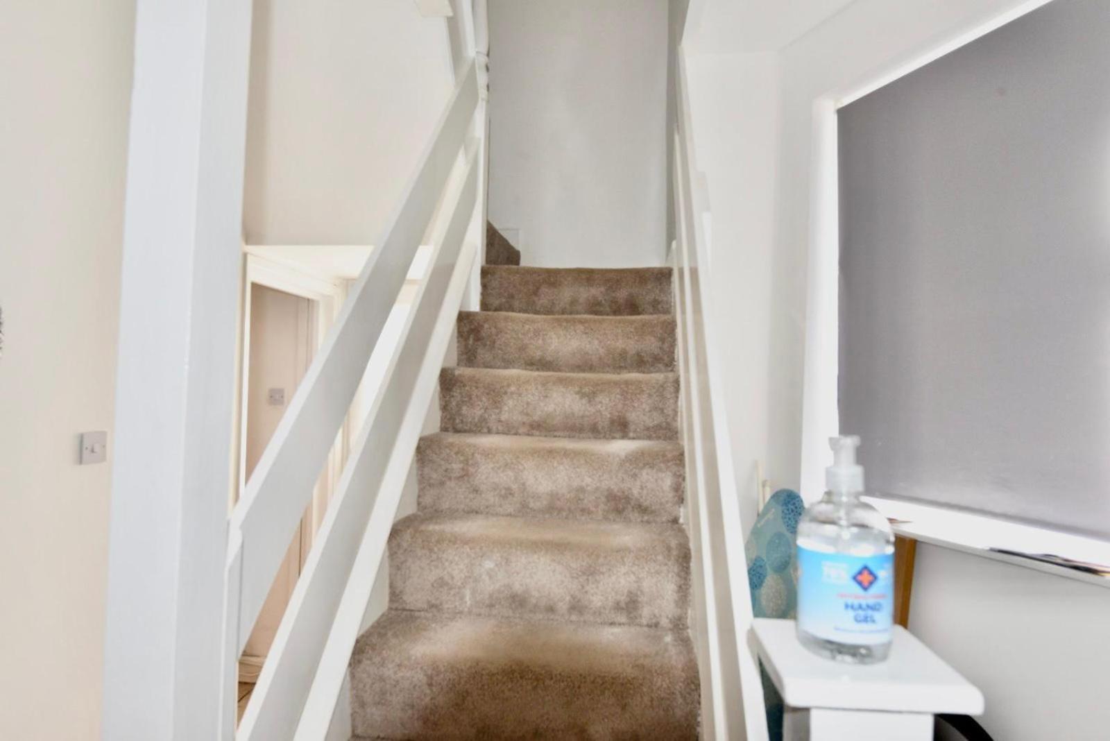 Villa Come On In Lucas Street Newport Train Station Sleep Upto 8 Extérieur photo
