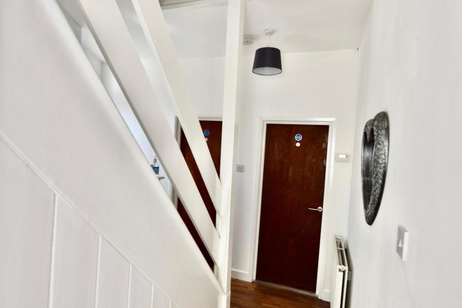 Villa Come On In Lucas Street Newport Train Station Sleep Upto 8 Extérieur photo