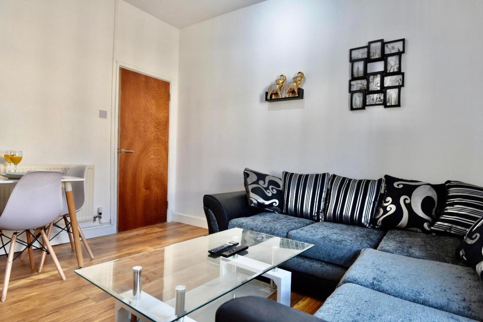 Villa Come On In Lucas Street Newport Train Station Sleep Upto 8 Extérieur photo