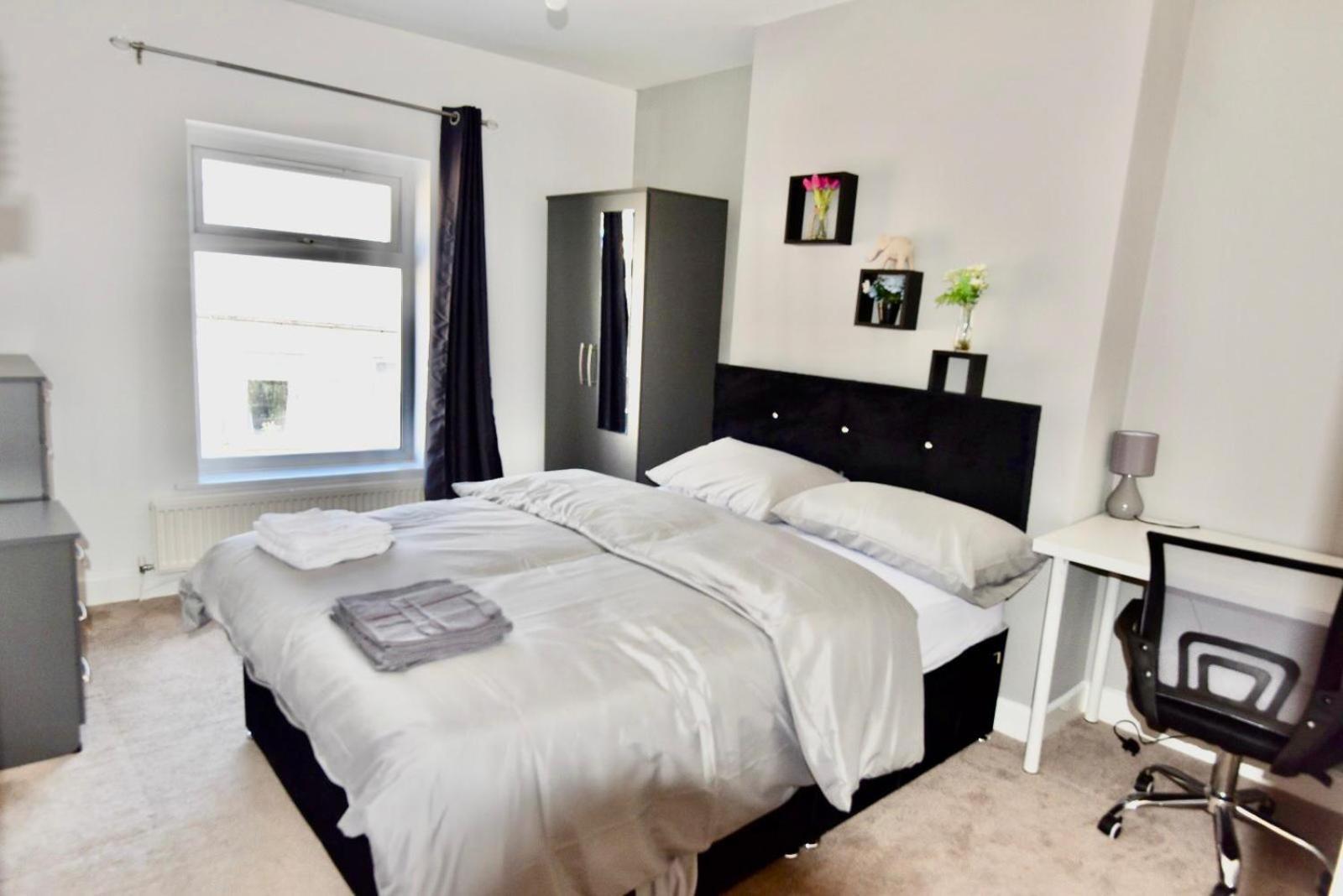 Villa Come On In Lucas Street Newport Train Station Sleep Upto 8 Extérieur photo