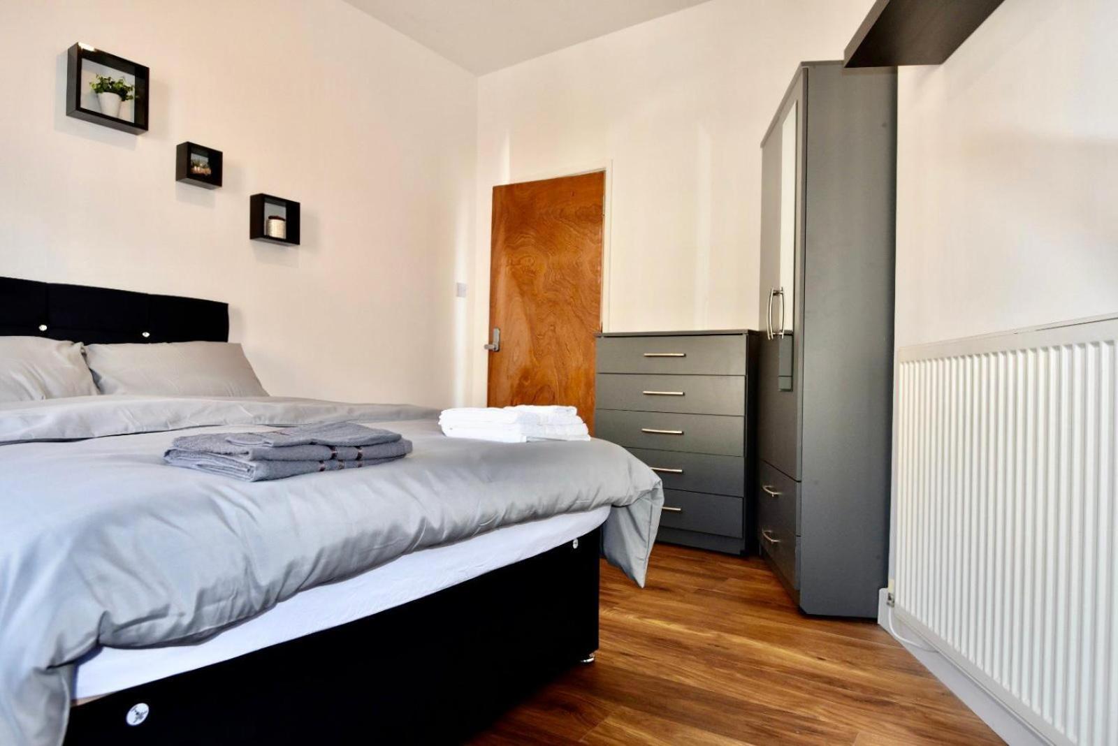 Villa Come On In Lucas Street Newport Train Station Sleep Upto 8 Chambre photo