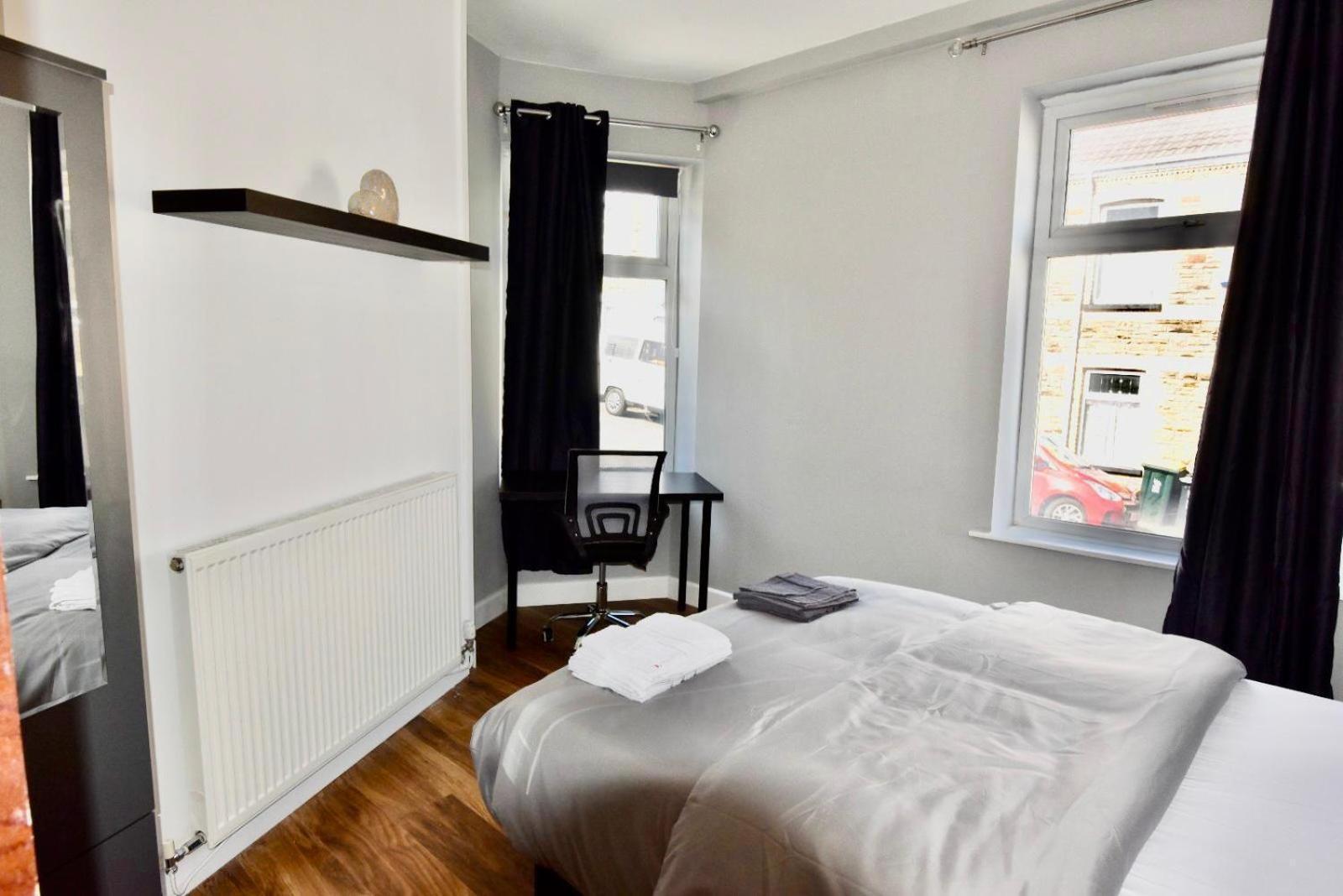 Villa Come On In Lucas Street Newport Train Station Sleep Upto 8 Chambre photo